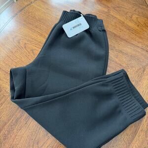 NWT Gym Shark Black Ruched Cropped Joggers Small